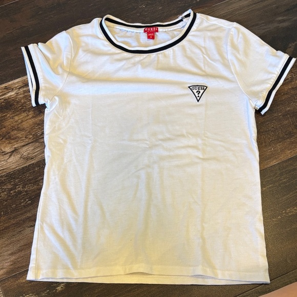 Guess Tshirt - Picture 1 of 5